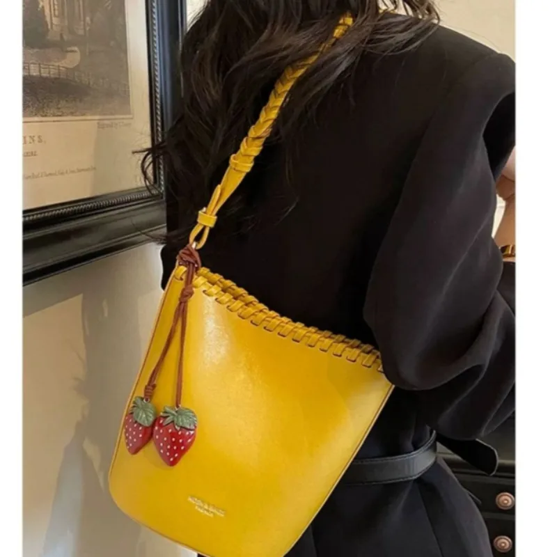Women'S Bags New Look - Popularna torebka typu bucket bag damska,