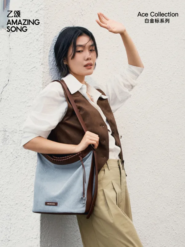 Women Bags Collection - Niesamowita Torba Wiadro z Oryginalnym Designem