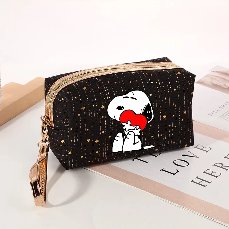 Damska kosmetyczka z motywem m – Women'S Vogue Bags recenzja i cena