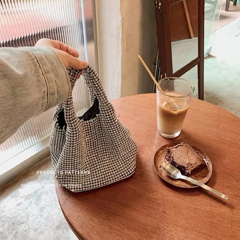 Modna, zdobiona diamentami tor – Women Bags Collection recenzja i cena