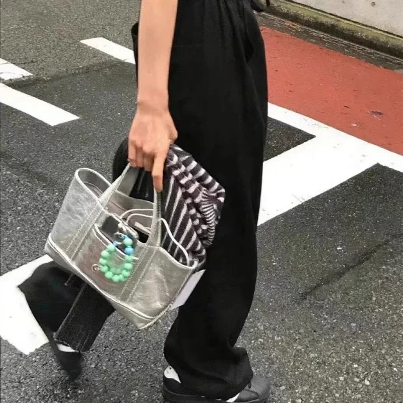 Modna srebrna torba typu tote  – Women'S Vogue Bags recenzja i cena